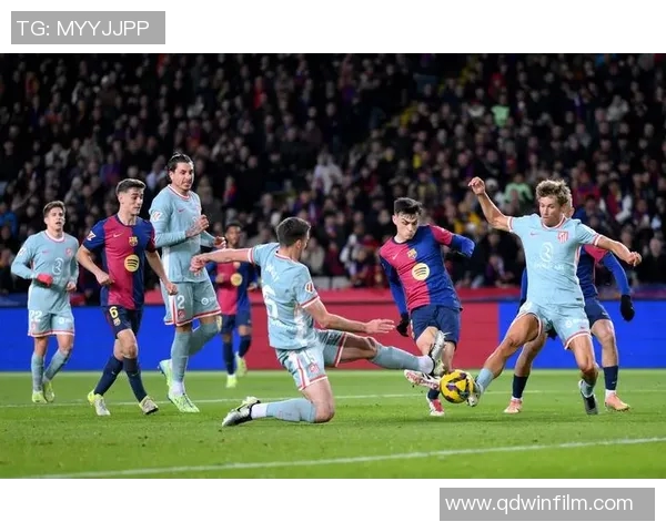 巴萨与皇家对决再掀经典战火球迷期待精彩瞬间和激烈碰撞